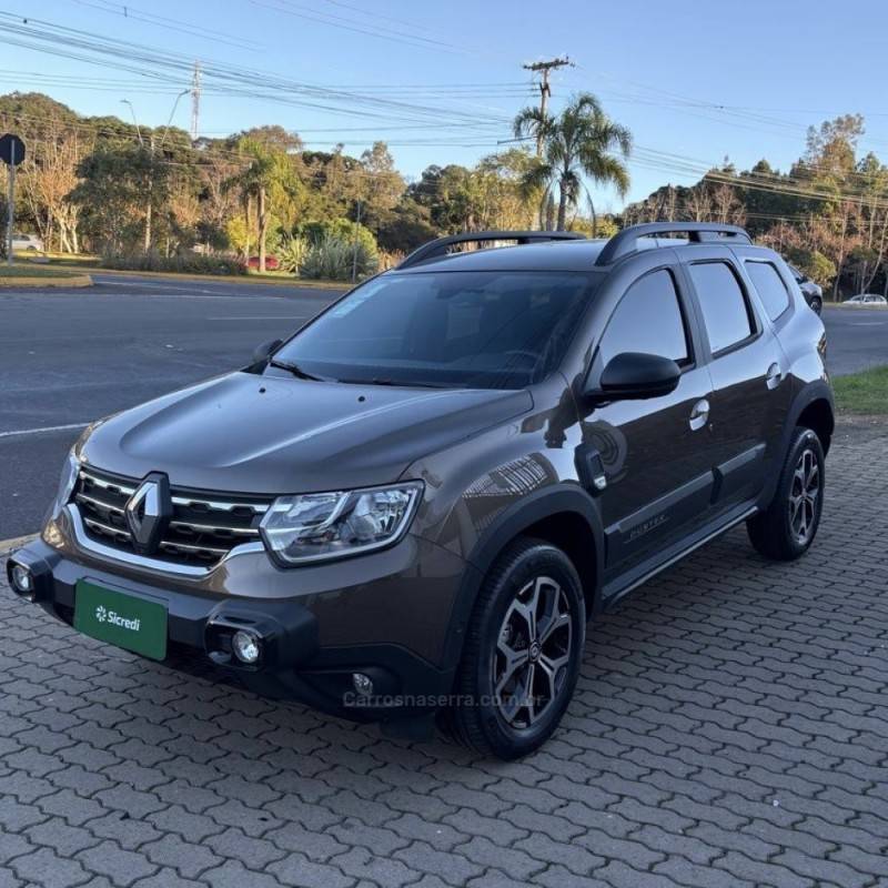 RENAULT - DUSTER - 2022/2023 - Marrom - R$ 107.800,00