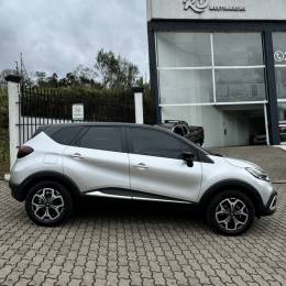 RENAULT - CAPTUR - 2021/2022 - Prata - R$ 106.800,00