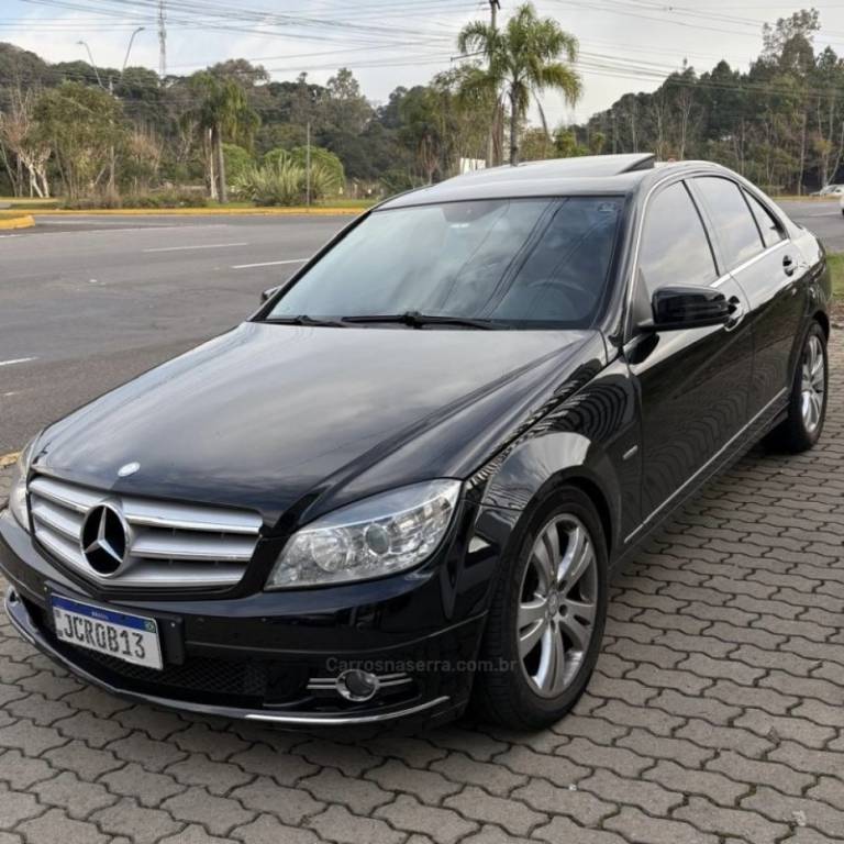 MERCEDES-BENZ - C 200 - 2009/2010 - Preta - R$ 58.800,00