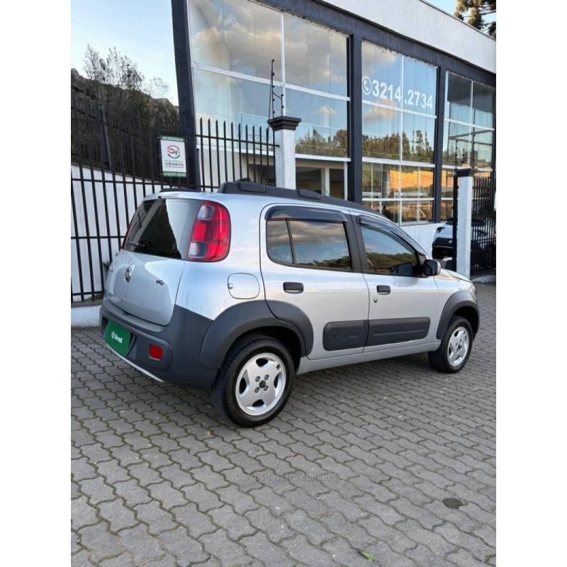 FIAT - UNO - 2010/2011 - Prata - Sob Consulta