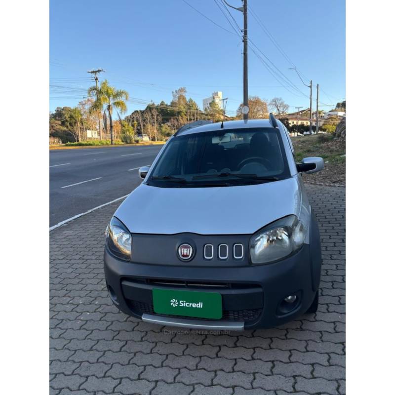 FIAT - UNO - 2010/2011 - Prata - Sob Consulta