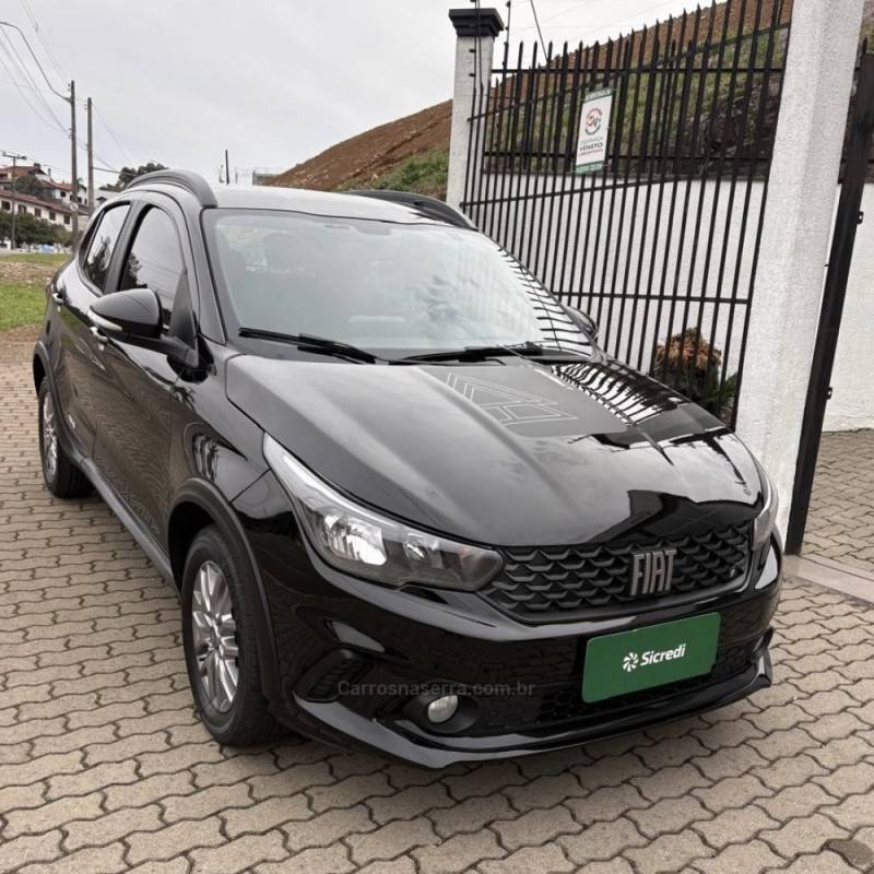 FIAT - ARGO - 2021/2022 - Preta - R$ 79.800,00