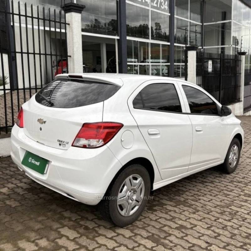 CHEVROLET - ONIX - 2016/2016 - Branca - R$ 48.800,00