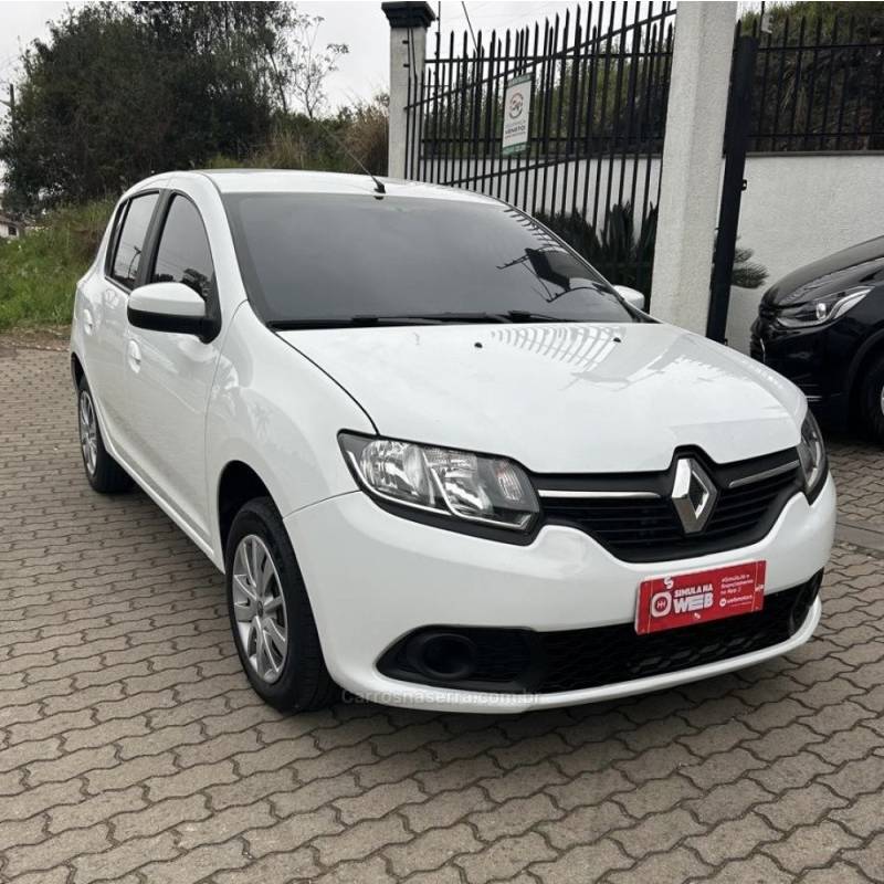 RENAULT - SANDERO - 2017/2018 - Branca - R$ 46.800,00