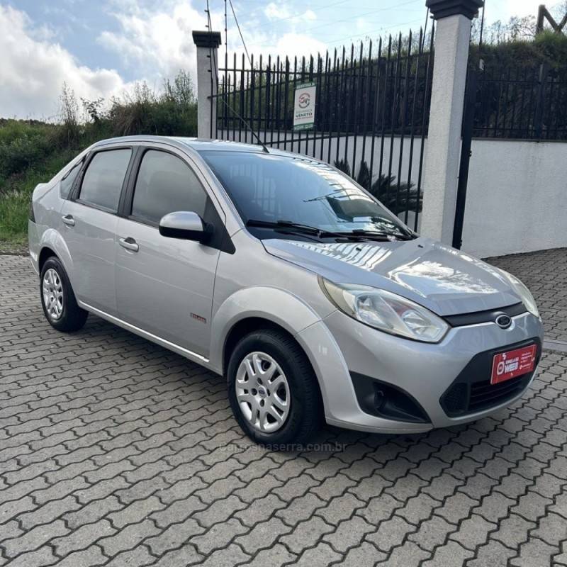 FORD - FIESTA - 2012/2012 - Prata - R$ 33.800,00