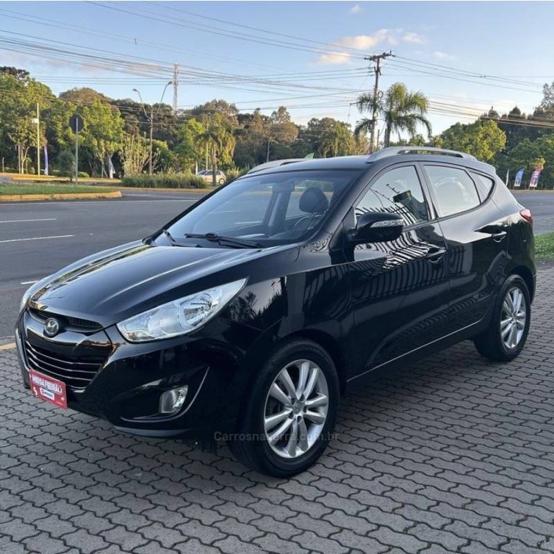 HYUNDAI - IX35 - 2011/2012 - Preta - R$ 67.800,00