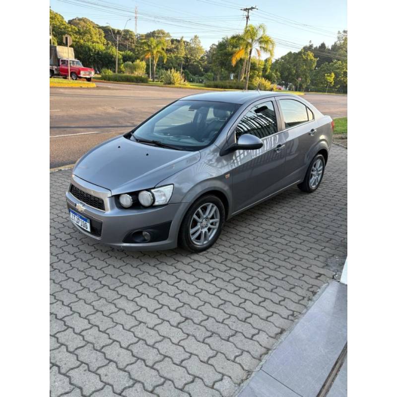 CHEVROLET - SONIC - 2012/2012 - Cinza - R$ 39.800,00