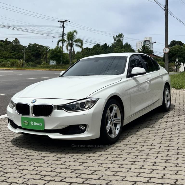 BMW - 320I - 2014/2015 - Branca - R$ 99.800,00