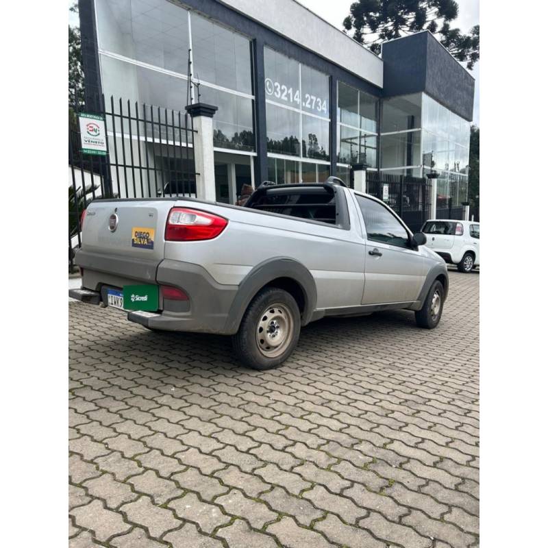 FIAT - STRADA - 2015/2015 - Prata - R$ 42.800,00