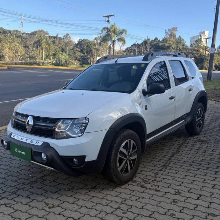 RENAULT - DUSTER - 2017/2018 - Branca - R$ 72.800,00