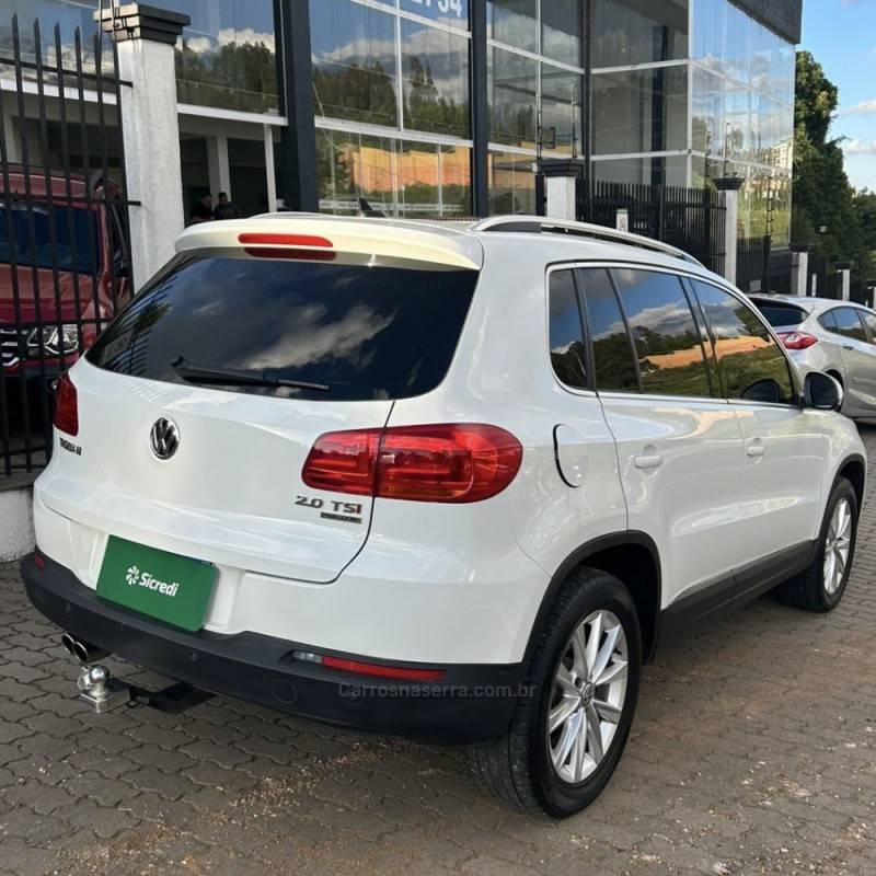 VOLKSWAGEN - TIGUAN - 2014/2015 - Branca - R$ 76.800,00