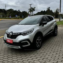 RENAULT - CAPTUR - 2021/2022 - Prata - R$ 106.800,00