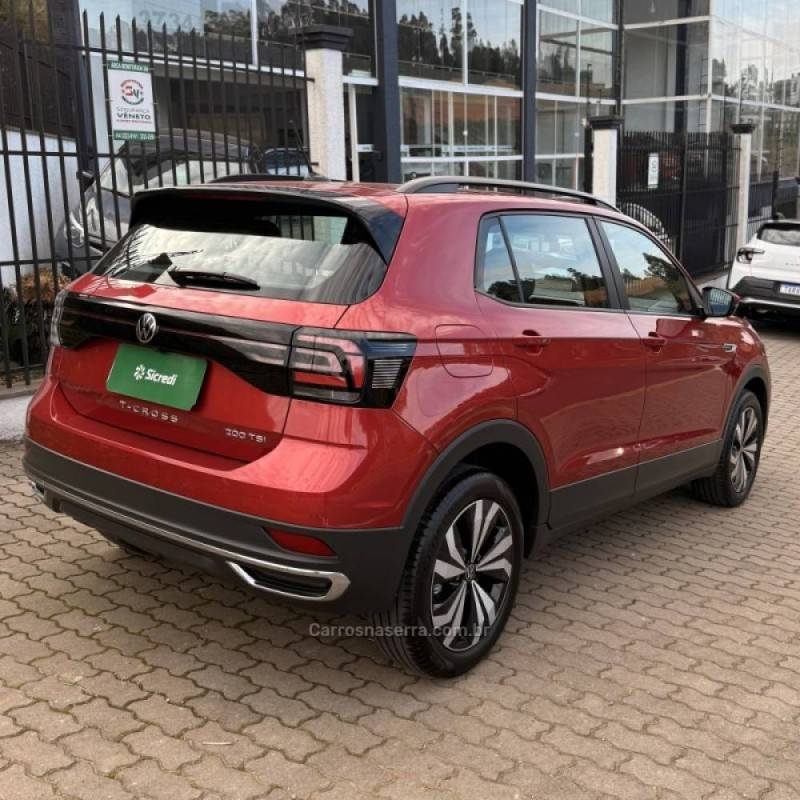 VOLKSWAGEN - T-CROSS - 2024/2024 - Vermelha - R$ 129.800,00