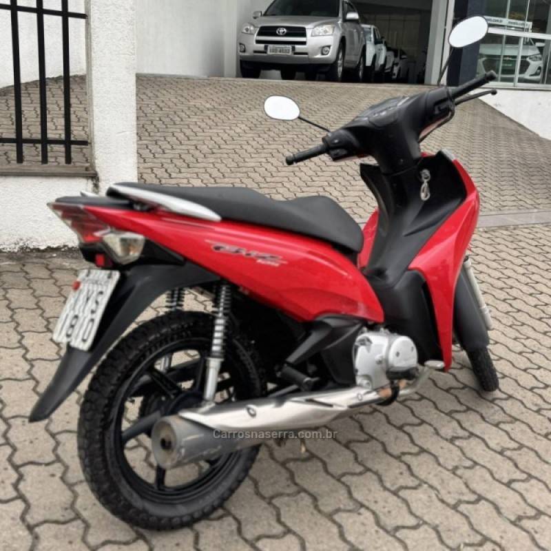 HONDA - BIZ 125 - 2018/2018 - Vermelha - R$ 13.800,00