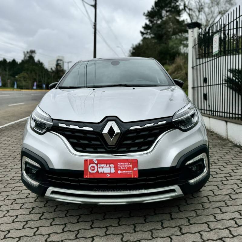 RENAULT - CAPTUR - 2021/2022 - Prata - R$ 106.800,00