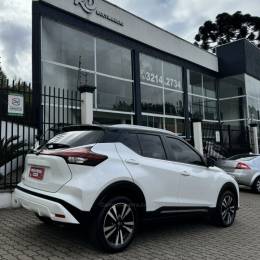 NISSAN - KICKS - 2023/2024 - Branca - R$ 128.800,00