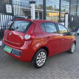 FIAT - PALIO - 2014/2015 - Vermelha - R$ 42.800,00