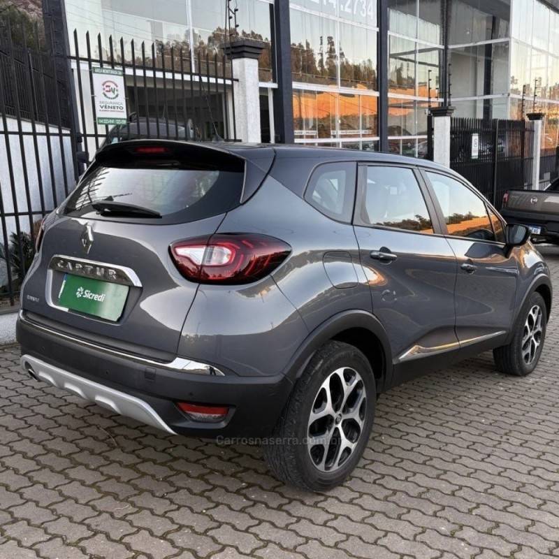 RENAULT - CAPTUR - 2018/2019 - Cinza - R$ 79.800,00