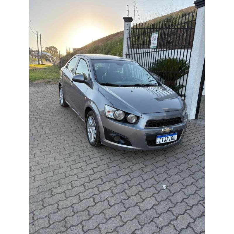 CHEVROLET - SONIC - 2012/2012 - Cinza - R$ 39.800,00