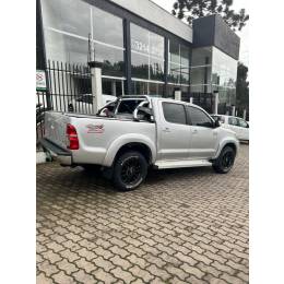 TOYOTA - HILUX - 2014/2015 - Prata - R$ 148.800,00