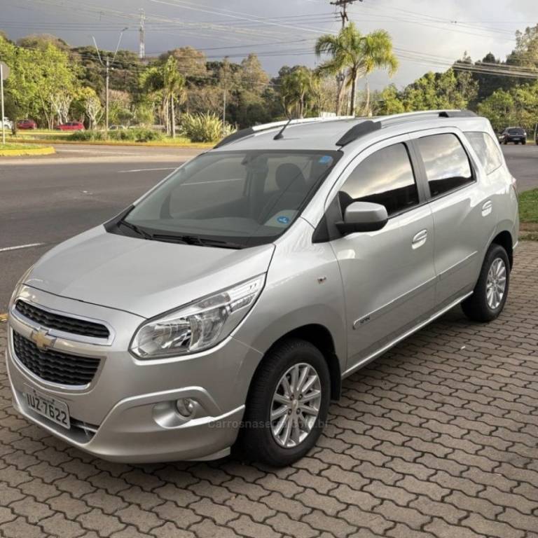 CHEVROLET - SPIN - 2013/2014 - Prata - R$ 44.800,00