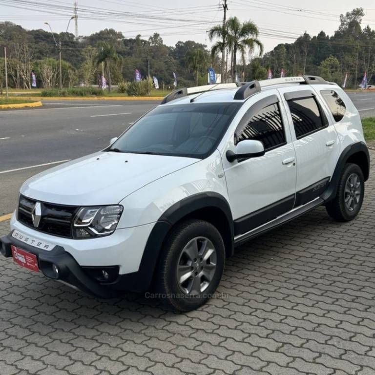 RENAULT - DUSTER - 2018/2019 - Branca - R$ 76.800,00