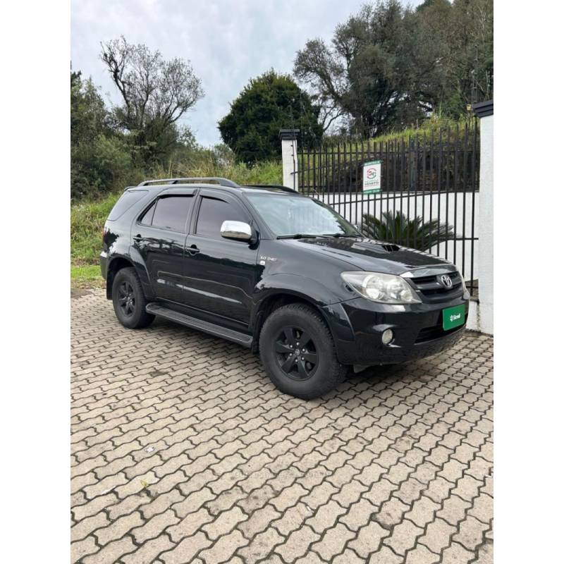 TOYOTA - HILUX SW4 - 2007/2008 - Preta - R$ 109.800,00