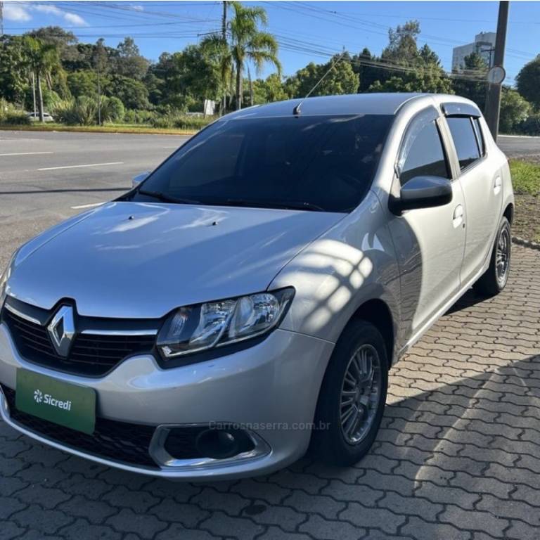 RENAULT - SANDERO - 2015/2016 - Prata - R$ 39.800,00