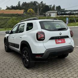 RENAULT - DUSTER - 2024/2025 - Branca - R$ 129.800,00