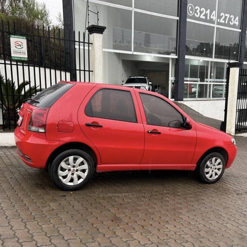 FIAT - PALIO - 2013/2013 - Vermelha - R$ 33.800,00