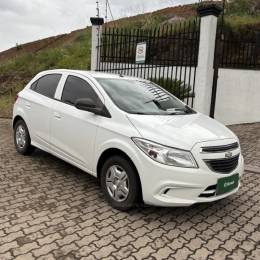 CHEVROLET - ONIX - 2016/2016 - Branca - R$ 48.800,00