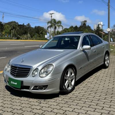 MERCEDES-BENZ - E 350 - 2007/2007 - Prata - R$ 71.800,00