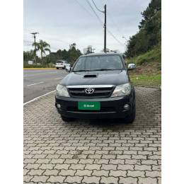 TOYOTA - HILUX SW4 - 2007/2008 - Preta - R$ 109.800,00