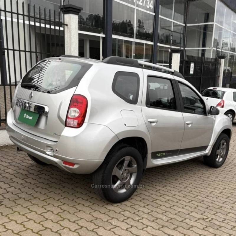 RENAULT - DUSTER - 2013/2014 - Prata - R$ 54.800,00