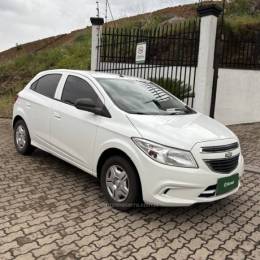 CHEVROLET - ONIX - 2016/2016 - Branca - R$ 48.800,00