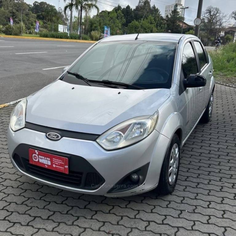 FORD - FIESTA - 2012/2012 - Prata - R$ 33.800,00