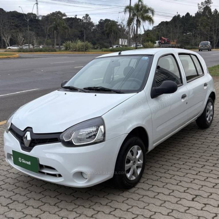 RENAULT - CLIO - 2013/2014 - Branca - R$ 30.800,00