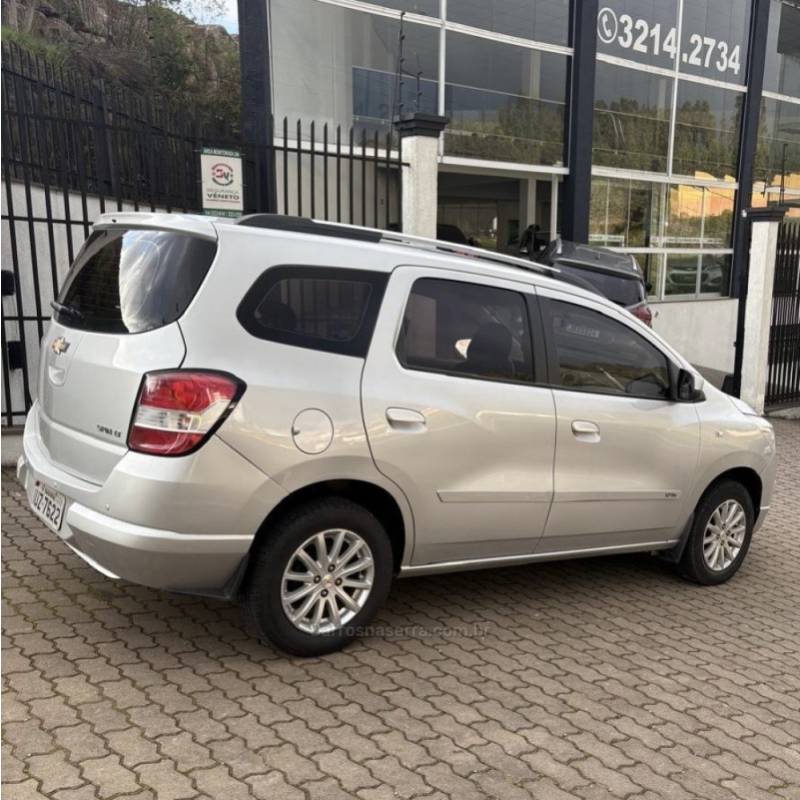 CHEVROLET - SPIN - 2013/2014 - Prata - R$ 44.800,00