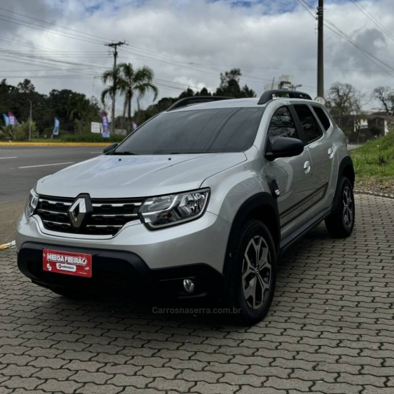 RENAULT - DUSTER - 2022/2023 - Prata - R$ 107.800,00