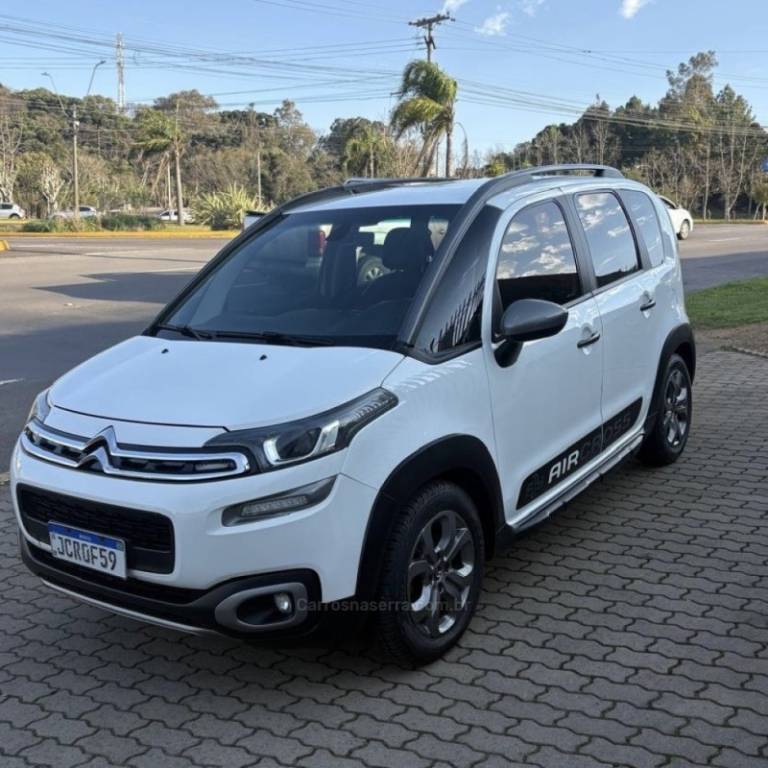 CITROËN - AIRCROSS - 2016/2017 - Branca - R$ 55.800,00
