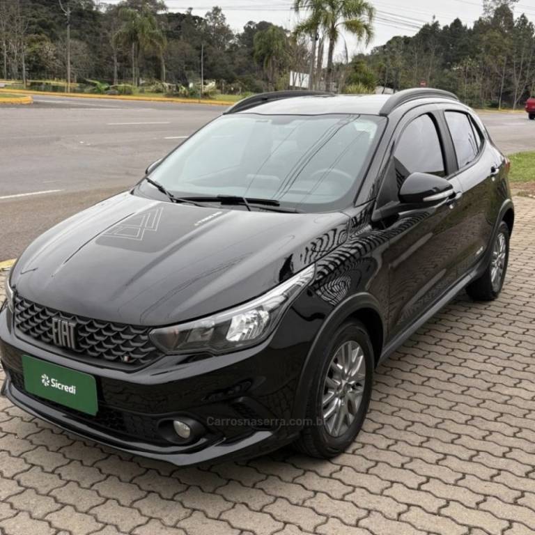FIAT - ARGO - 2021/2022 - Preta - R$ 79.800,00