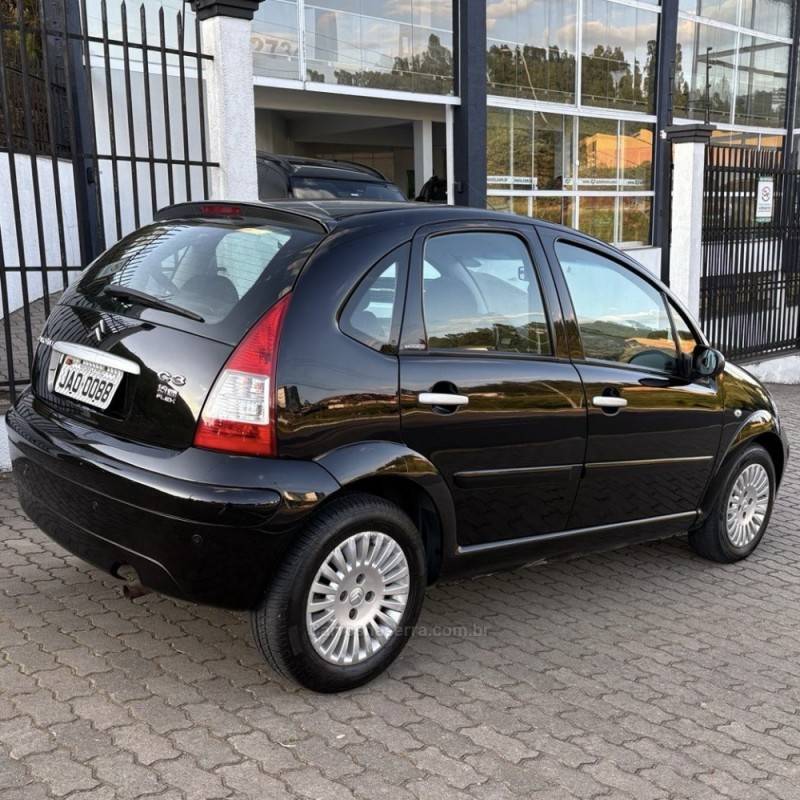 CITROËN - C3 - 2007/2008 - Preta - R$ 24.800,00