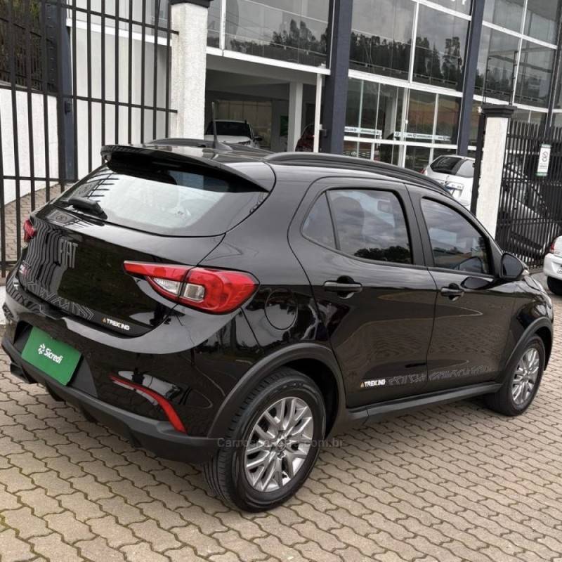 FIAT - ARGO - 2021/2022 - Preta - R$ 79.800,00