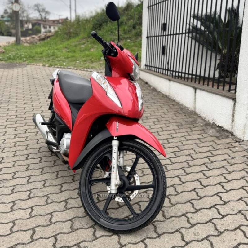 HONDA - BIZ 125 - 2018/2018 - Vermelha - R$ 13.800,00