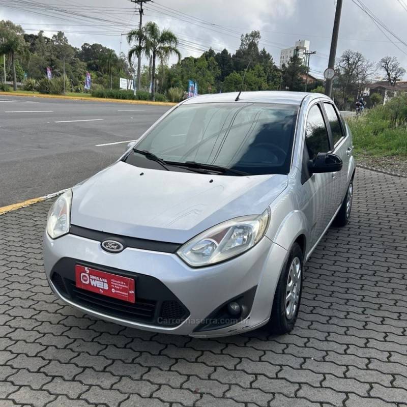 FORD - FIESTA - 2012/2012 - Prata - R$ 33.800,00