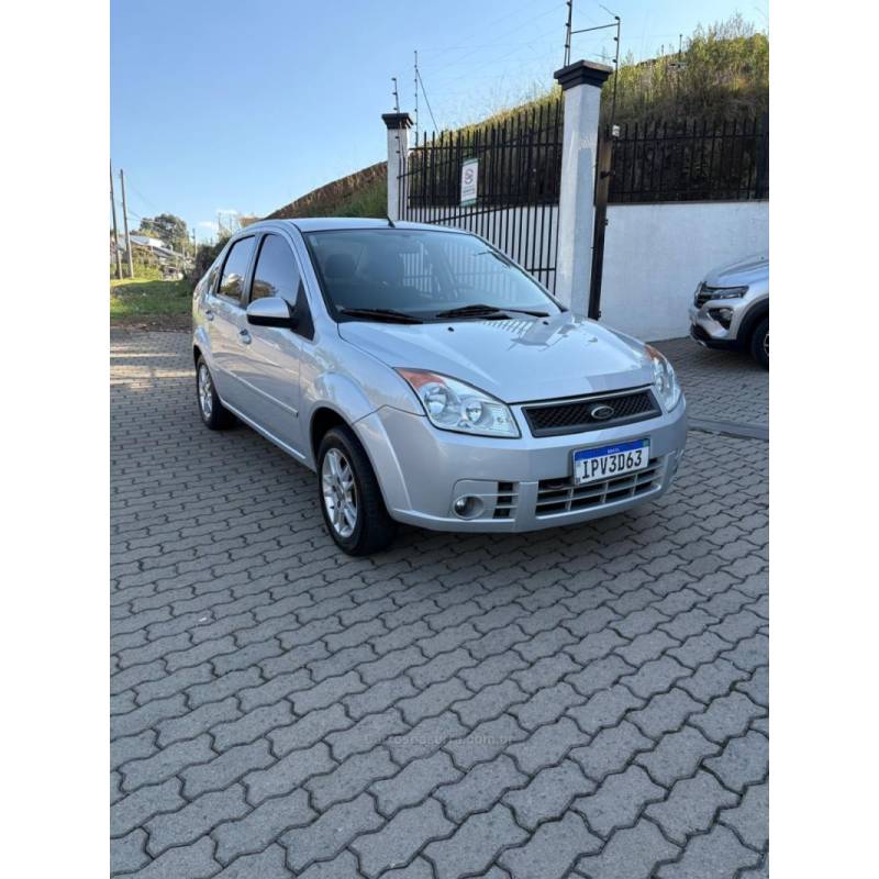FORD - FIESTA - 2009/2009 - Prata - R$ 31.800,00