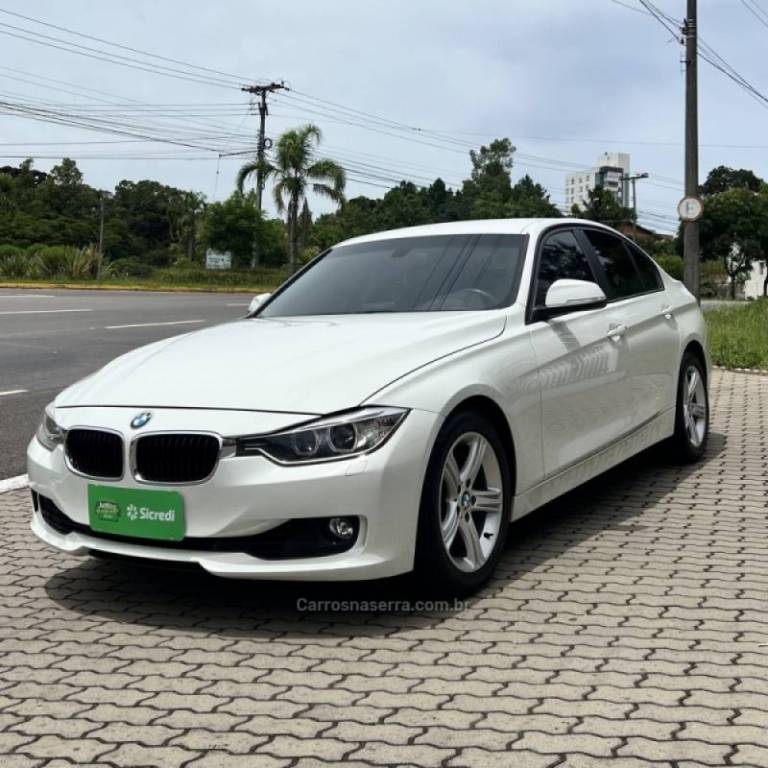 BMW - 320I - 2014/2015 - Branca - R$ 95.800,00